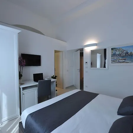 Sorrento Bay Hotel