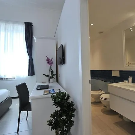 Sorrento Bay Hotel *